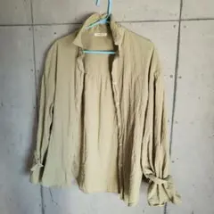 薄グリーン 長袖シャツ (シワ加工)