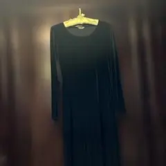 黒のベルベット　ワンピース