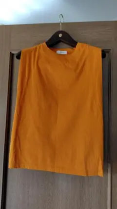 ＩＮＥＤ　イネド　ノースリーブカットソー　オレンジ　美品