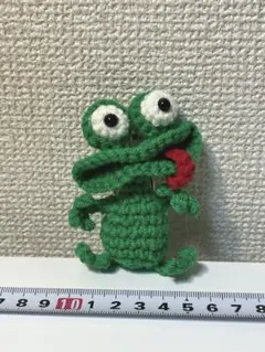カエルのあみぐるみ