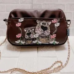 ショルダーバック ロラライハリス 刺繍 にゃんこ 親子 合皮