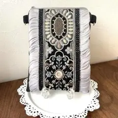 インド刺繍リボン×キルティング　スマホショルダーバッグ　ポシェット　サコッシュ
