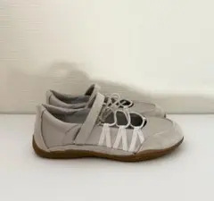 着用1回 GU レースアップバレエスニーカー 23.5cm M