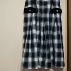 再度値下げしました。フランシュリッペスカート