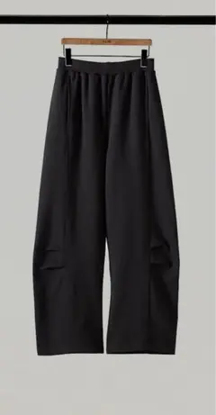 本日のみ　YENN KNEE TUCK SWEAT PT /新品タグ付き
