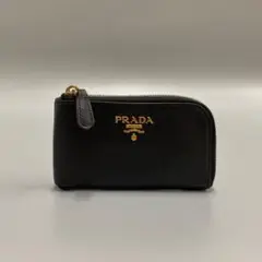 極 美品 レア プラダ ロゴ 金具 サフィアーノ レザー キーケース 小物