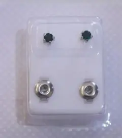 医療用ファーストピアス エメラルド star