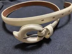 【未使用】バックルまで真っ白なレザーベルト