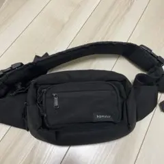 POMULU 黒 ヒップシート