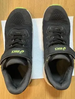 asics アシックスキッズスニーカー 黒22.5cm 2E