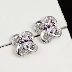 【高品質✨】S925 フラワースタッドピアス 大粒czダイヤモンド 1ct