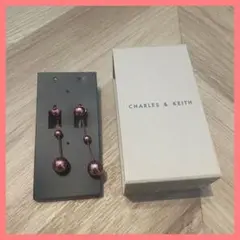 【送料無料】CHARLES & KEITH ピンクボールピアス 箱付き