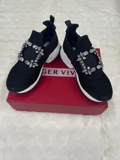 ROGER VIVIER ビジュー付きスニーカー ブラック