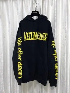2025年最新】vetements パーカー worldの人気アイテム - メルカリ