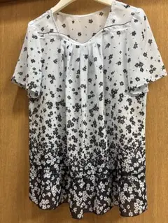 アリスバーリー　花柄ブラウス　Mサイズ　ライトグレー　未使用に近い♪