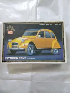 (未使用･未開封品)　ドイツレベル 1/24 シトロエン2CV プラモデル gsx453j ドイツレベル 1/24 シトロエン2CV プラモデル[並行輸入品