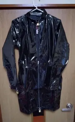 エナメルボンテージ