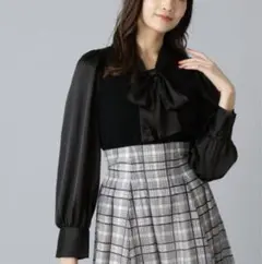 ロゴチャーム付きボウタイニットブラウス JILL by JILLSTUART