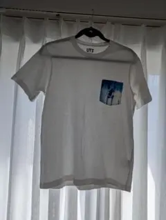 美品　UT 白地に青いポケットTシャツ