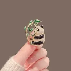 ピン ブローチ ゴールド 笹の葉 パンダ 入学式　 【限定商品】レディース