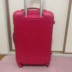 中型 ピンク キャリーケース 4輪 (鍵なし)