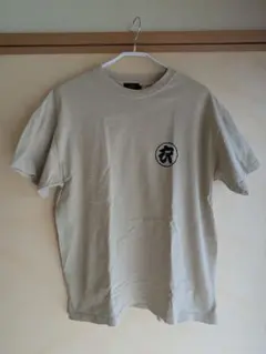 衣 グラフィックTシャツ