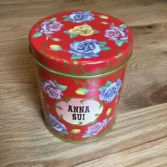 ANNA SUIの華やかな花柄デザインの金属缶。
