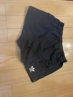 adidas ブラックショートパンツ Mサイズ