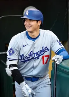 大谷翔平　ベンチで笑顔ショット 3枚口　★059