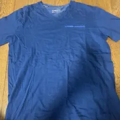 UNDER ARMOUR VネックTシャツ 青