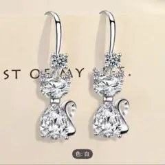 猫デザインのピアスとペンダントセット