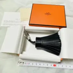 【新品・未使用・箱】エルメスカルメン黒色・キーホルダー・チャーム・キーリング