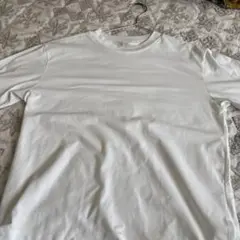 ユニクロ白Tシャツ2024