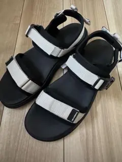 ニューバランス　サンダル