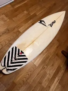 V-24.12 5'8" ショートボード トライフィン