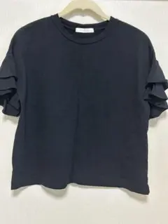 フリル袖 黒 Tシャツ