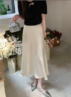 韓国　サテンスカート