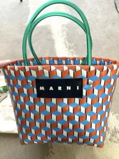 新品未使用 MARNI 折りたたみ傘 アーカイブプリント 晴雨兼用 新品未使用 MARNI 折りたたみ傘 アーカイブプリント 晴雨兼用
