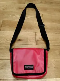 JANSPORT メッセンジャーバッグ レッド　ショルダーバッグユニセックス