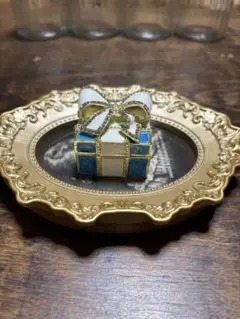 小物入れ　リボンの箱　合金