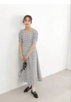 花柄 Vネック ロングドレス