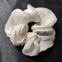 シュシュストーン付き 白 ホワイト　パーティー