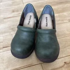 ナッツワールド　スリッポン　Ｍサイズ