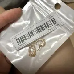 新品未使用　ゴールド ピアス KL133