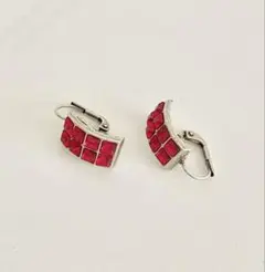 スワロフスキーピアス　赤