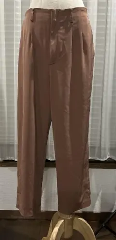 ユニクロ　タックワイドパンツ　ブラウン