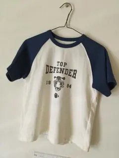 ユニクロ　TOP DEFENDER トラプリント Tシャツ　140