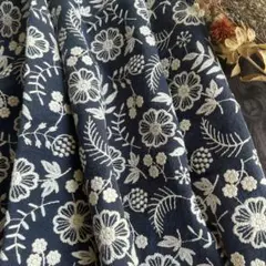 片耳なし❣️綿麻刺繍生地 刺繍有効幅125×50cm