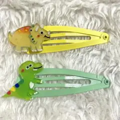 No.91 恐竜　ダイナソー　ティラノサウルストリケラトプス　パッチンどめ