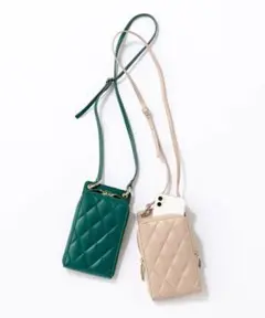 ①未使用 23区 キルティング スマホ ポシェット